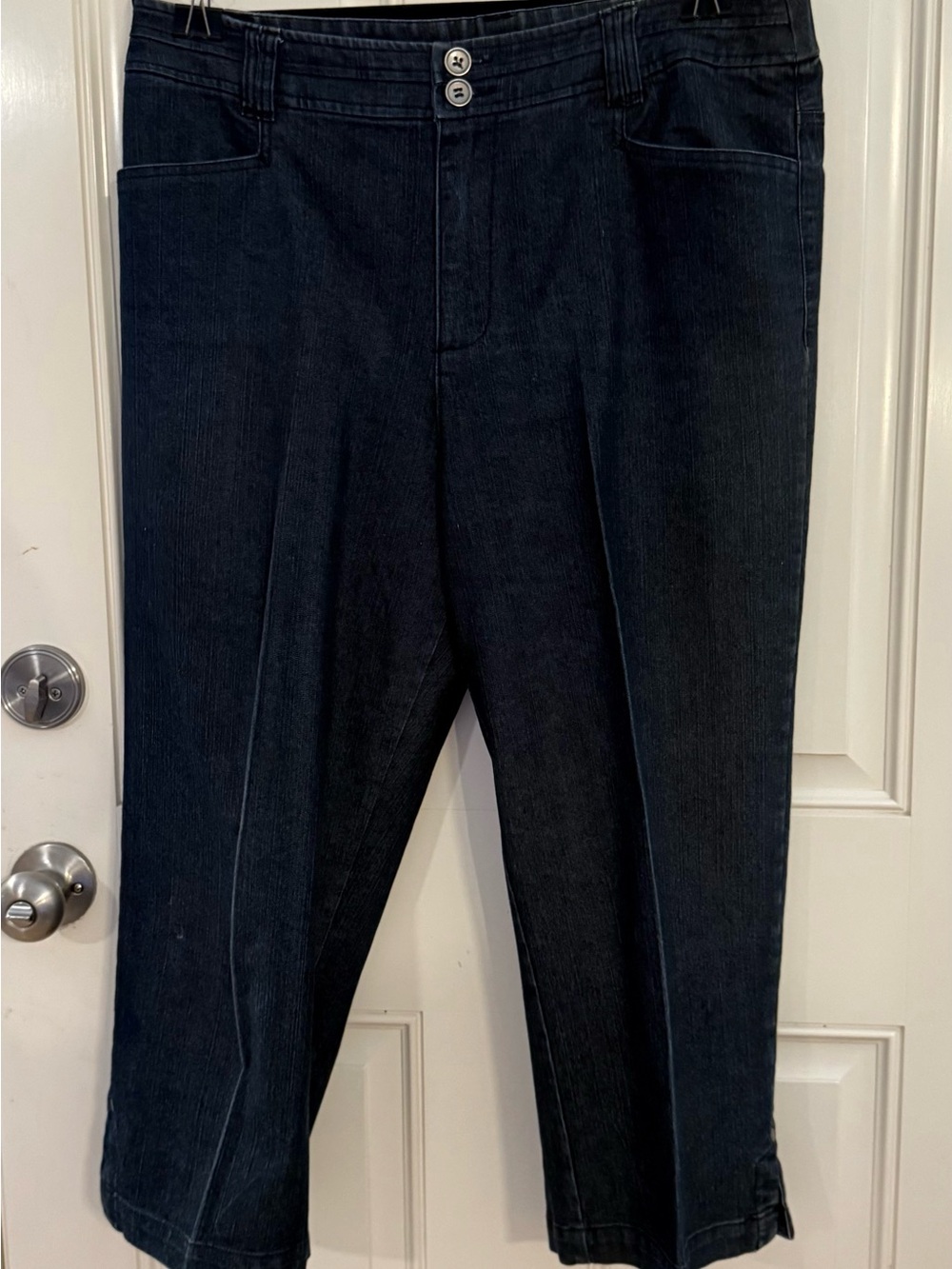 Christopher & Banks wide leg cropped jeans size 14 2 button & zip closure